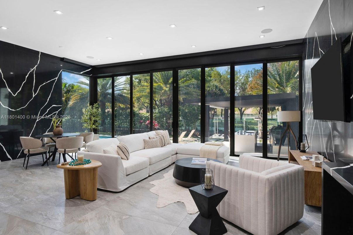 Dining room, Interior, Living room, Recessed Lighting