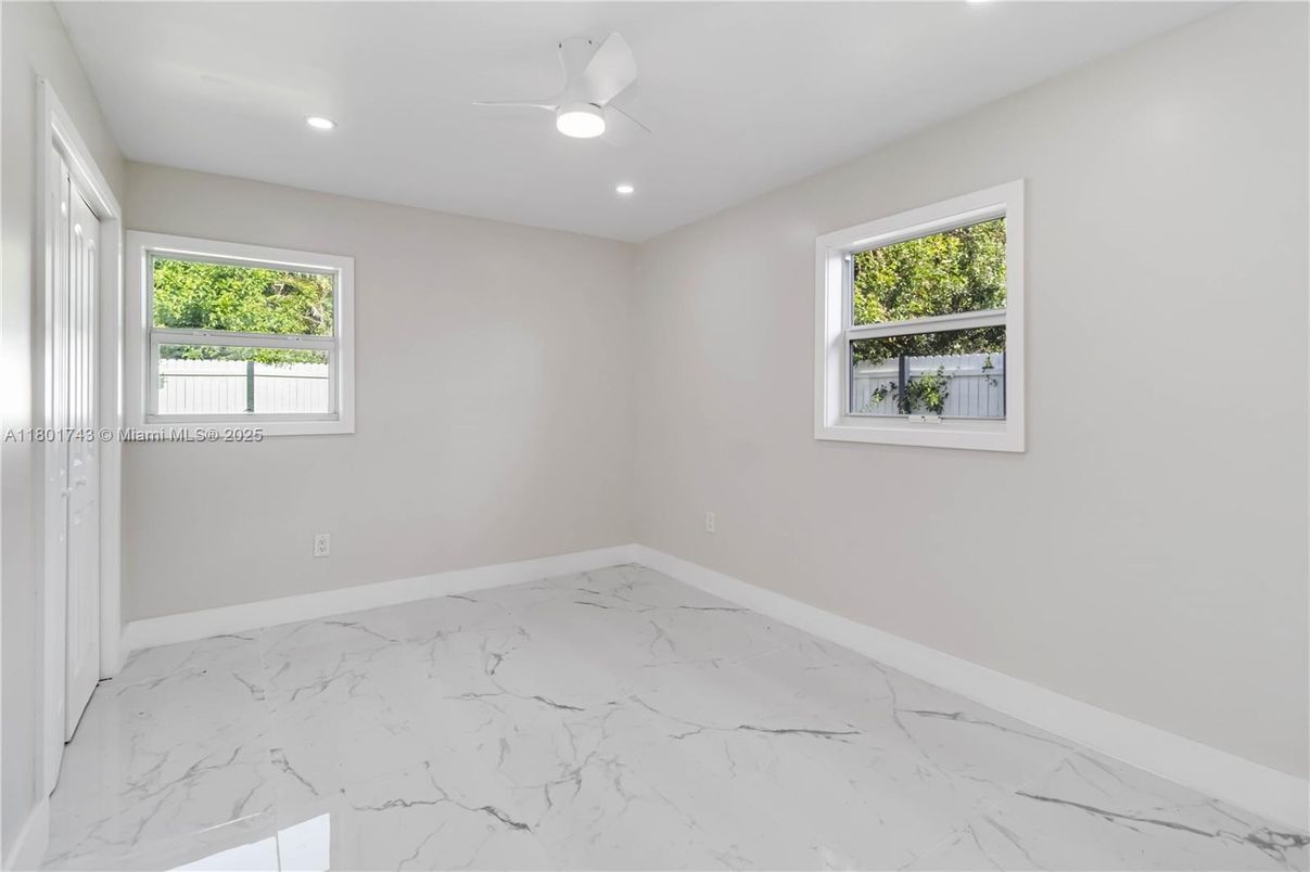 Empty room, Interior, Marble, Recessed Lighting
