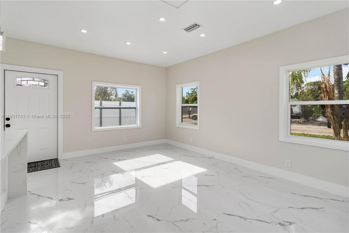 Empty room, Interior, Marble, Recessed Lighting