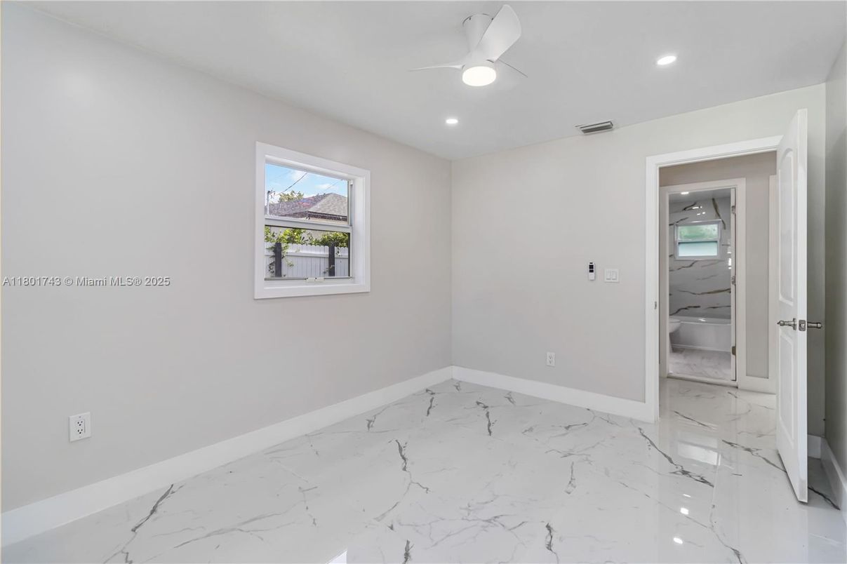 Bathroom, Empty room, Interior, Marble, Recessed Lighting