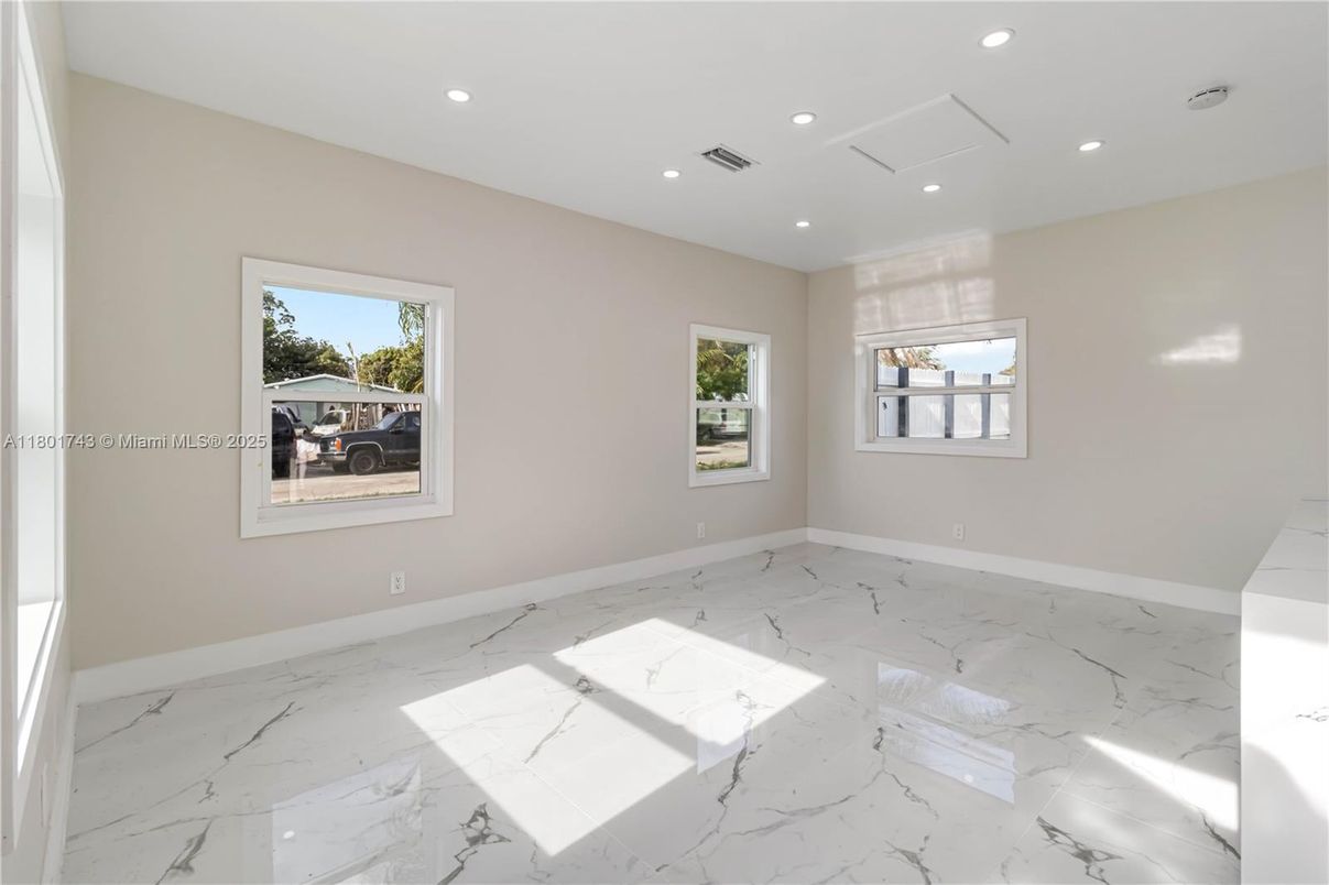 Empty room, Interior, Marble, Recessed Lighting