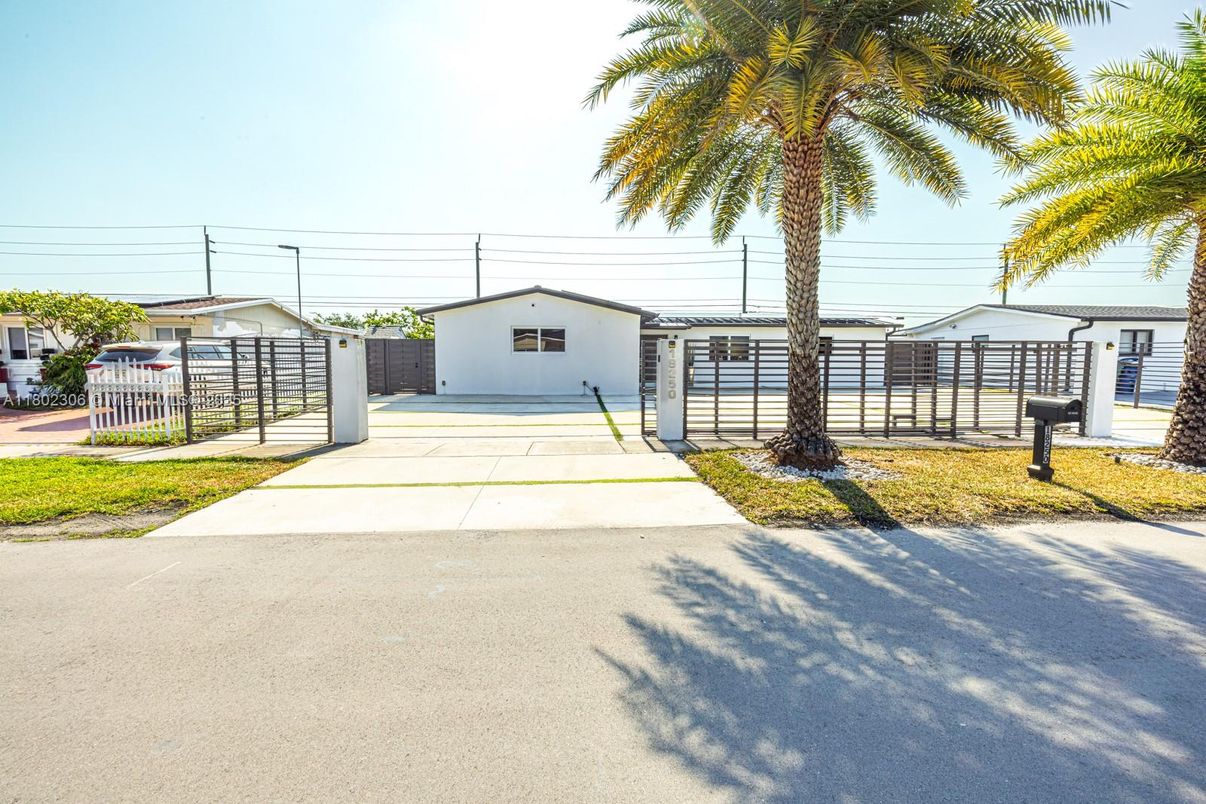 Backyard, Detached Garage, Exterior