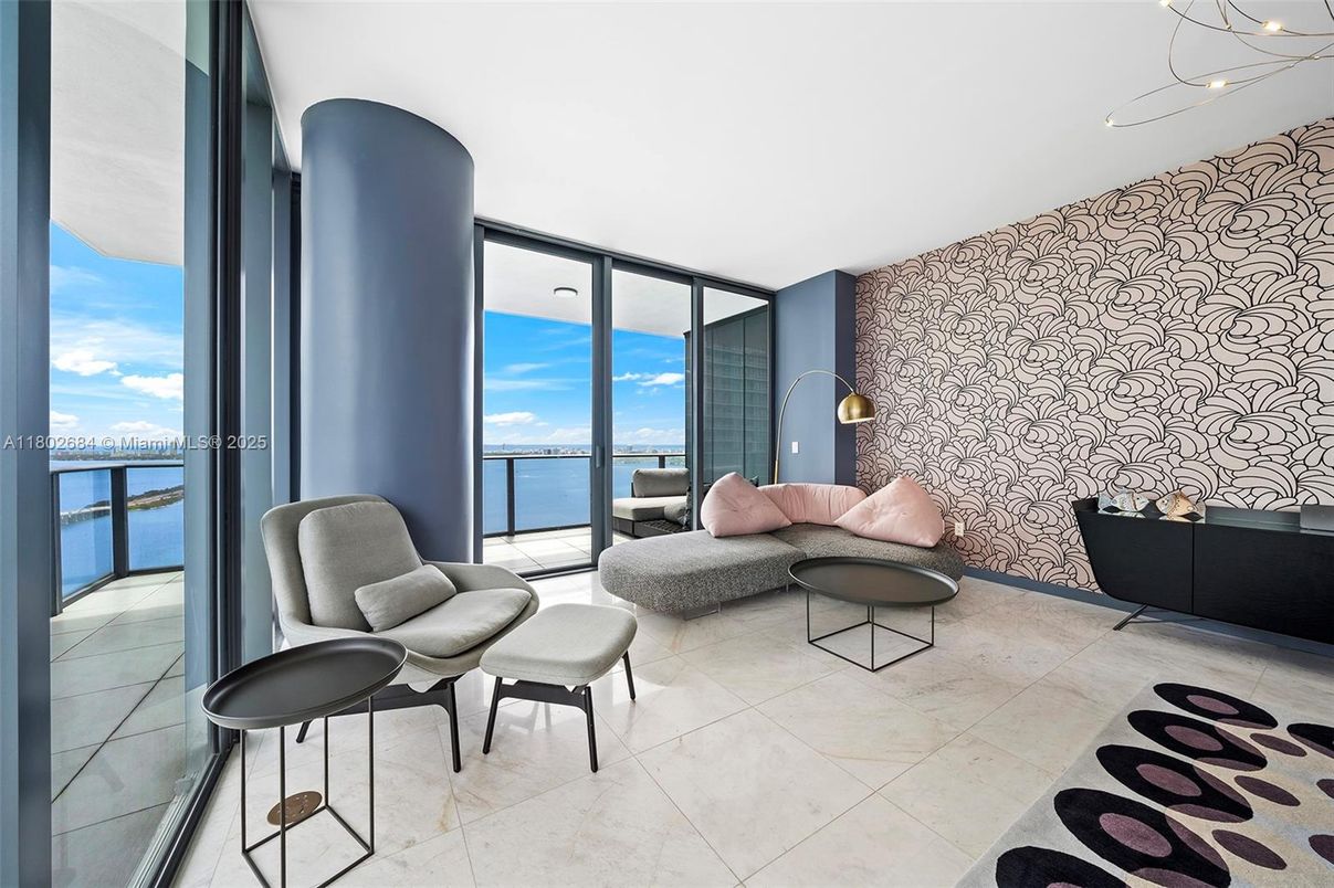 Interior, Living room, Recessed Lighting, Water