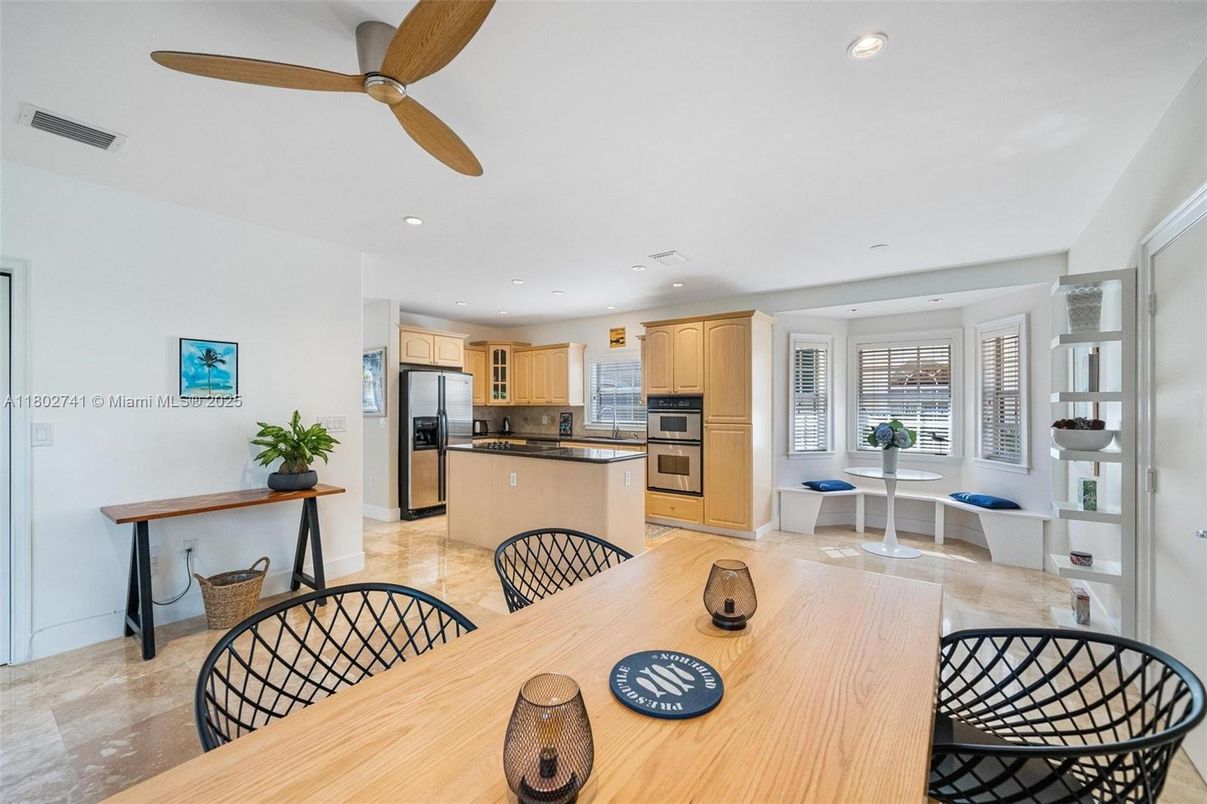 Dining room, Interior, Kitchen, Recessed Lighting, Stainless Steel Appliances