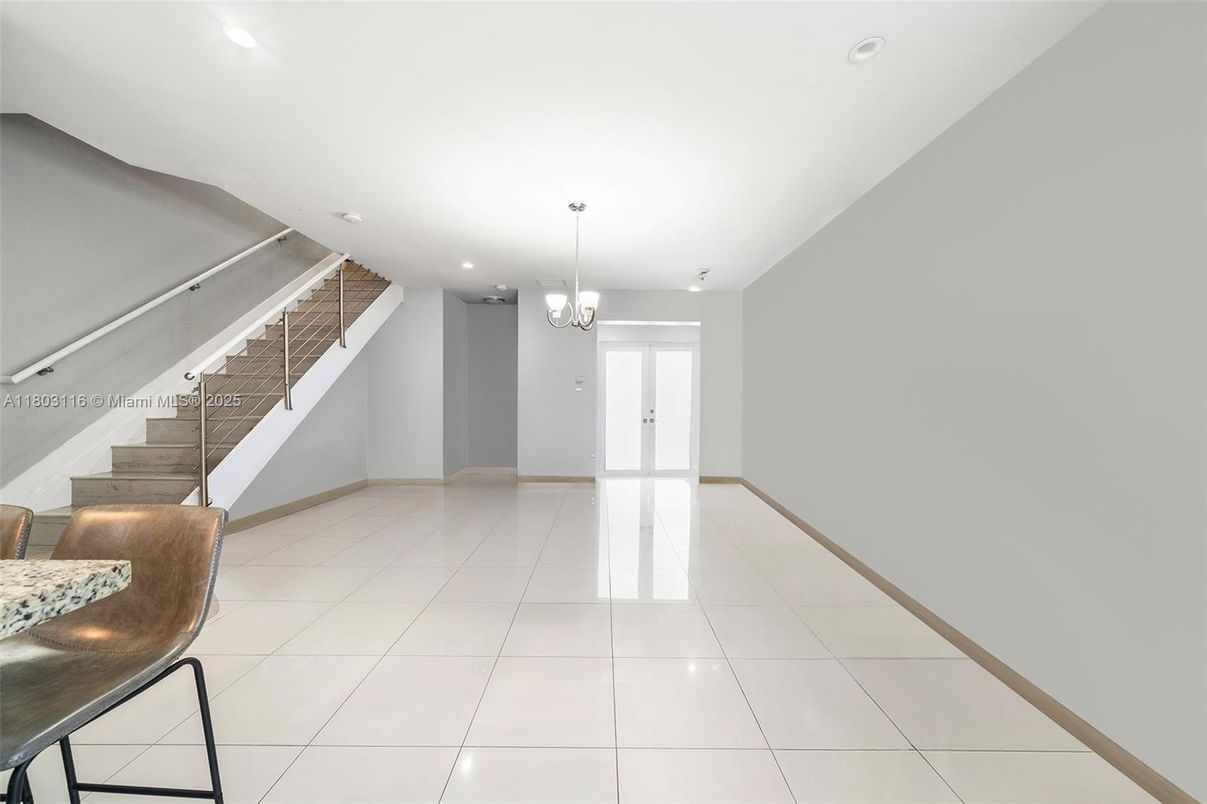 Chandelier, Empty room, Interior, Recessed Lighting