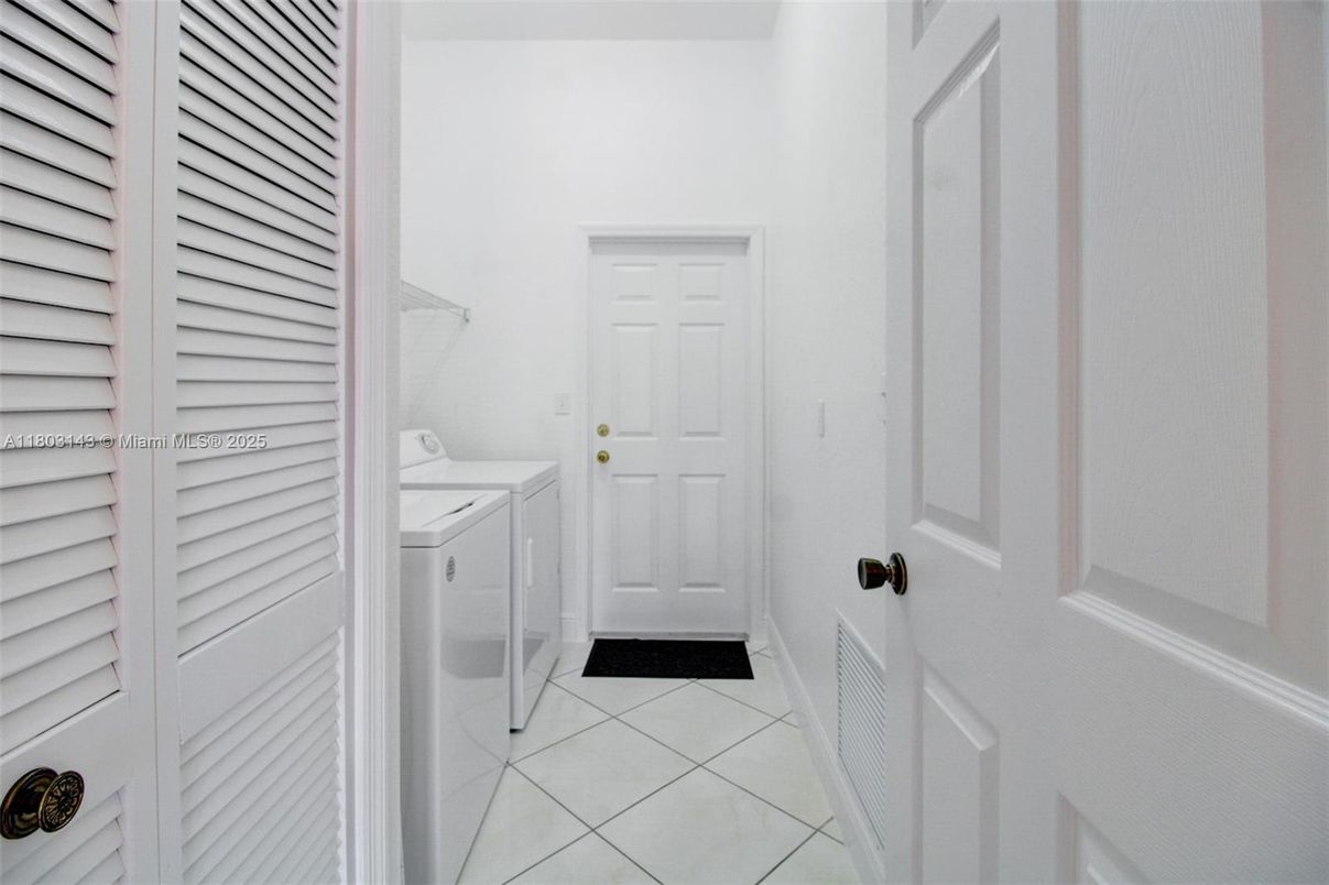 Interior, Utility Closets, Washer