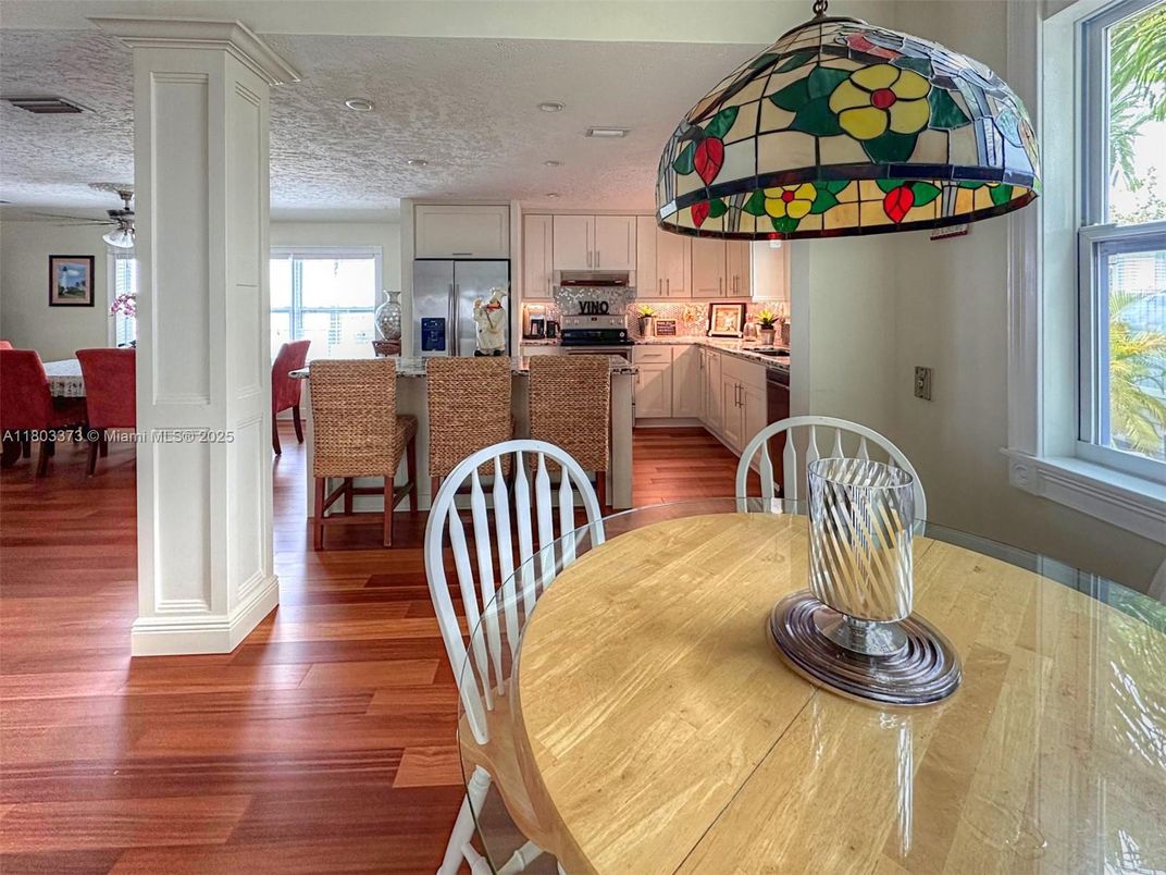 Dining room, Interior, Kitchen, Stainless Steel Appliances, Wood Texture Flooring