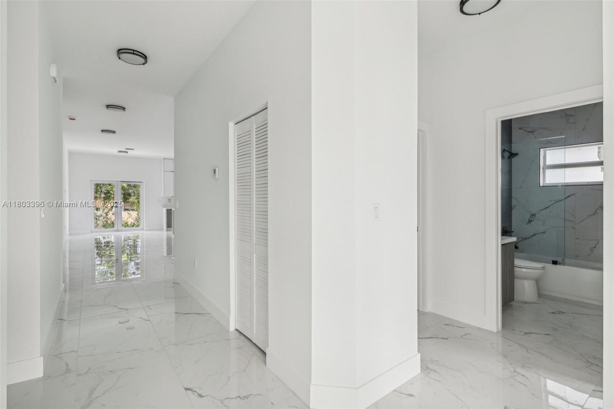 Bathroom, Interior, Marble, Marble Walls