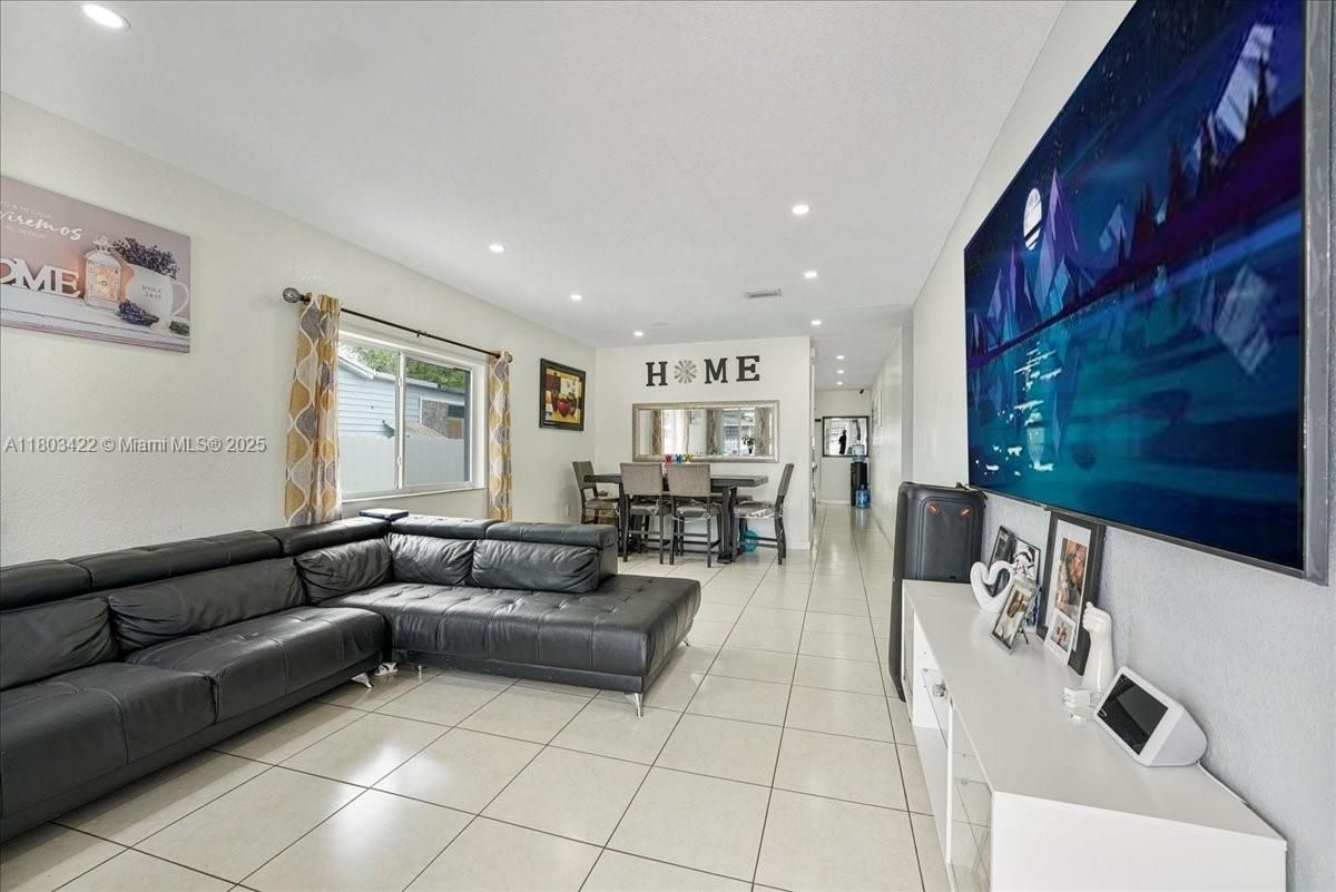 Dining room, Interior, Living room, Recessed Lighting