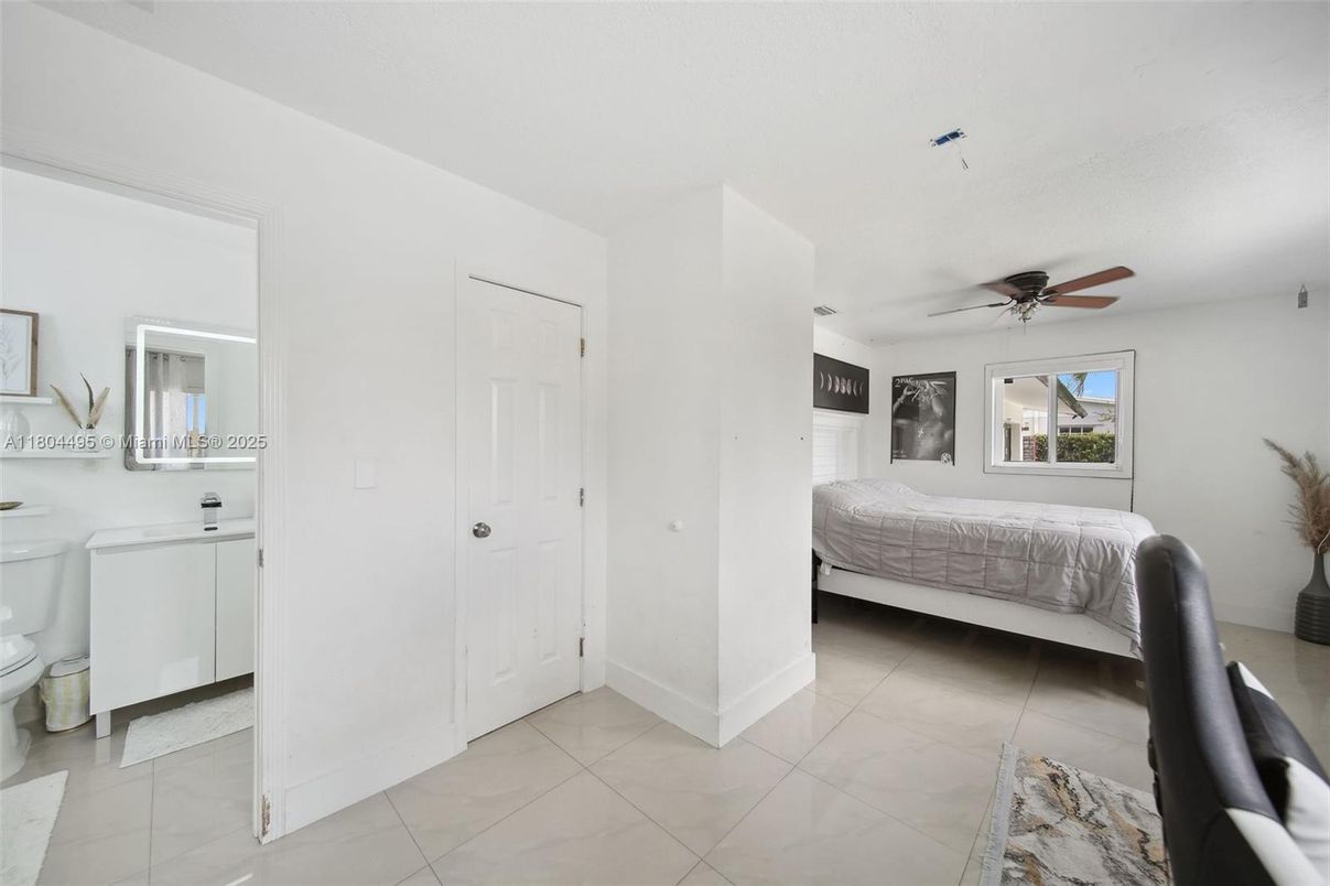 Bathroom, Bedroom, Interior