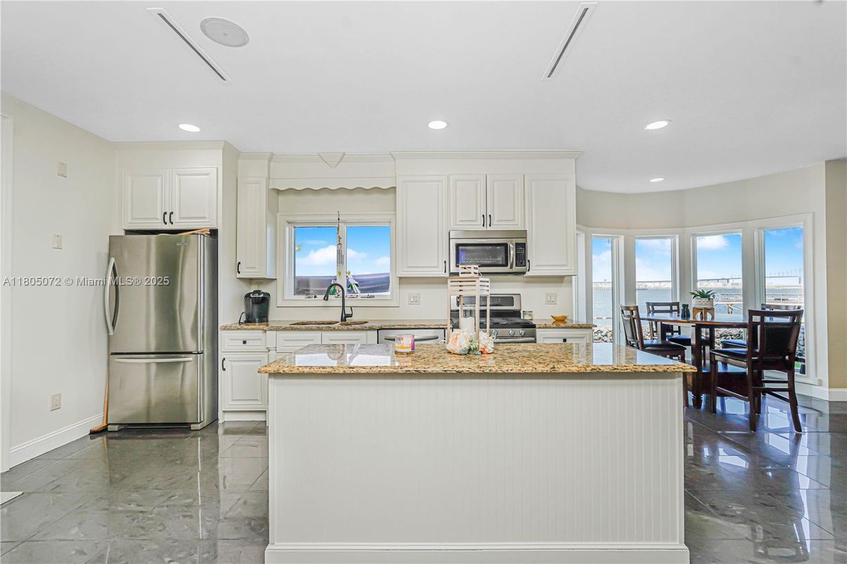 Dining room, Interior, Kitchen, Recessed Lighting, Stainless Steel Appliances, Water