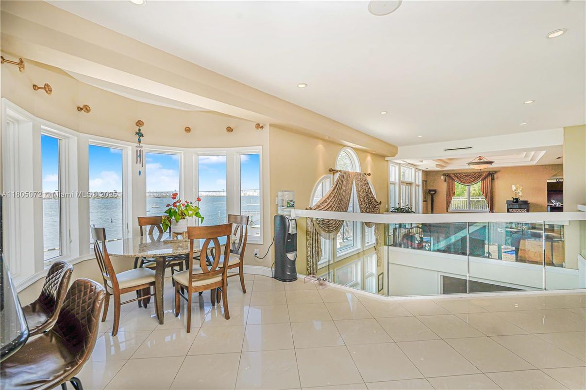 Dining room, Interior, Recessed Lighting, Water