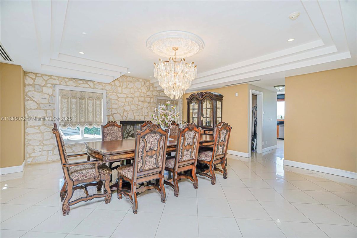 Chandelier, Dining room, Interior, Recessed Lighting