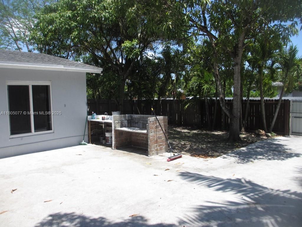 Backyard, Exterior
