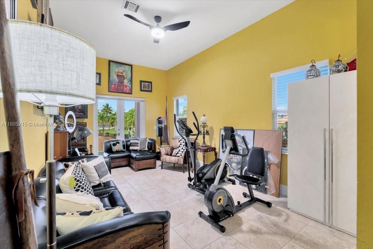 Fitness Equipment, Interior, Living room