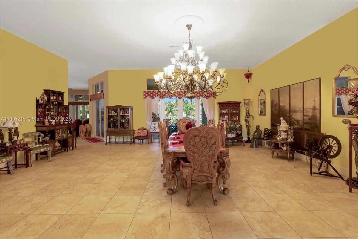 Chandelier, Dining room, Interior