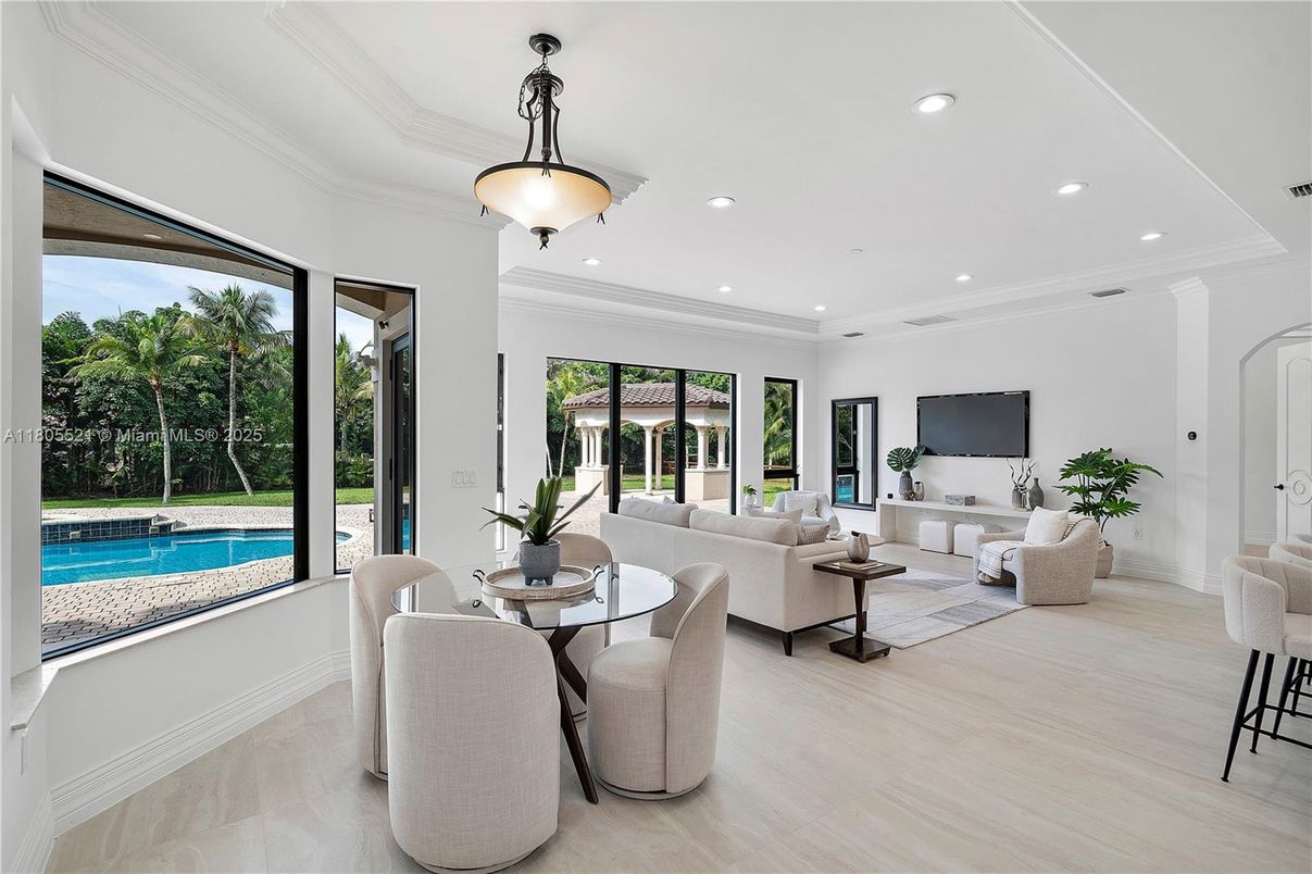 Dining room, Interior, Living room, Recessed Lighting