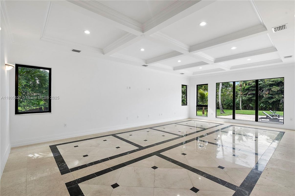 Empty room, Interior, Recessed Lighting