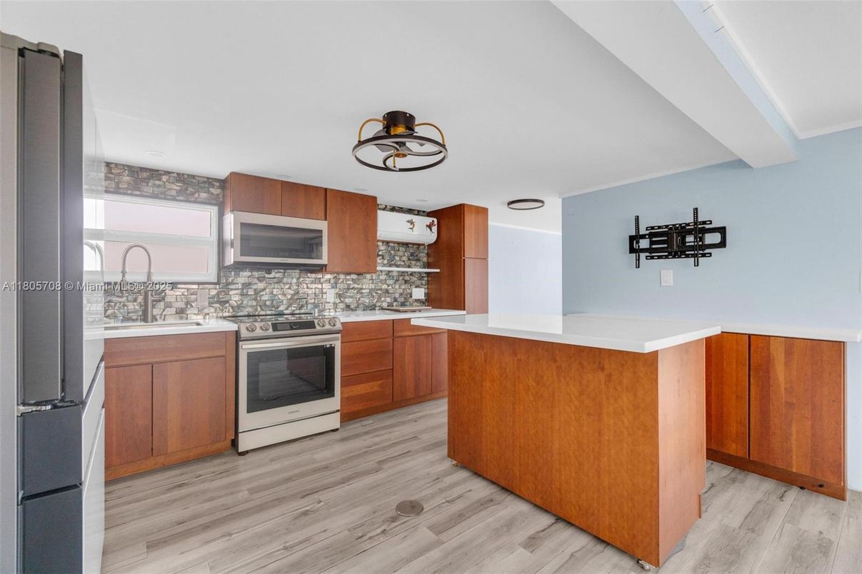 Interior, Kitchen, Stainless Steel Appliances, Wood Texture Flooring