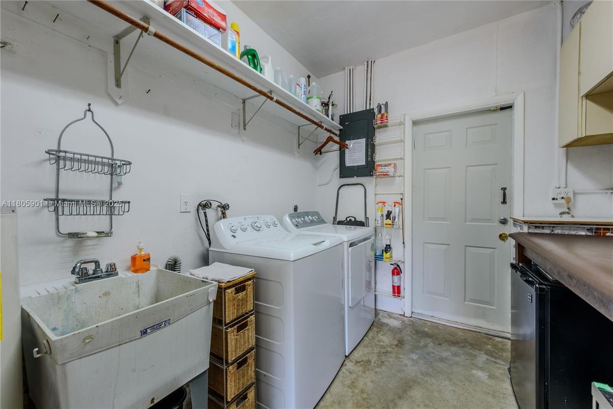 Interior, Washer