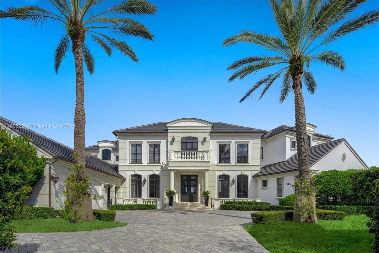 Exterior, Facade, French Provincial