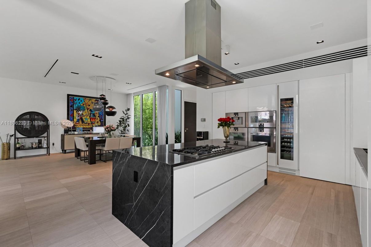 Dining room, Interior, Kitchen, Pendant Lights, Recessed Lighting, Stainless Steel Appliances
