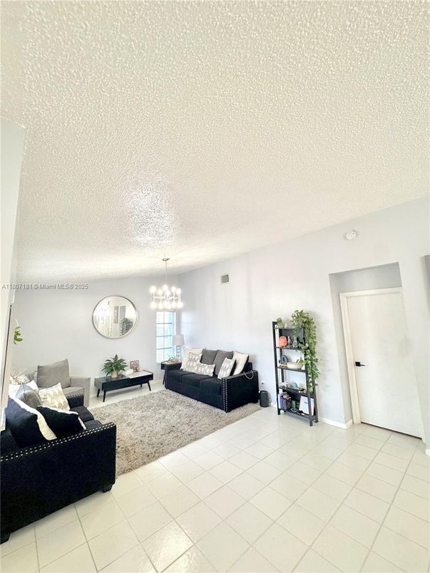 Chandelier, Interior, Living room