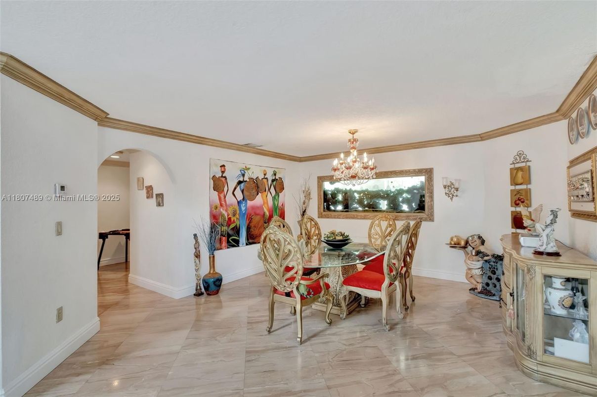Chandelier, Dining room, Interior