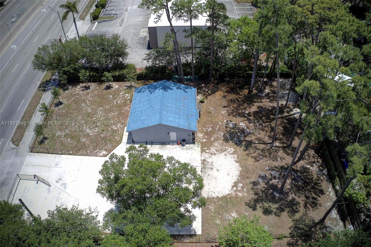 Exterior, Drone