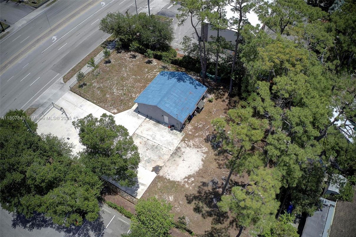 Exterior, Drone