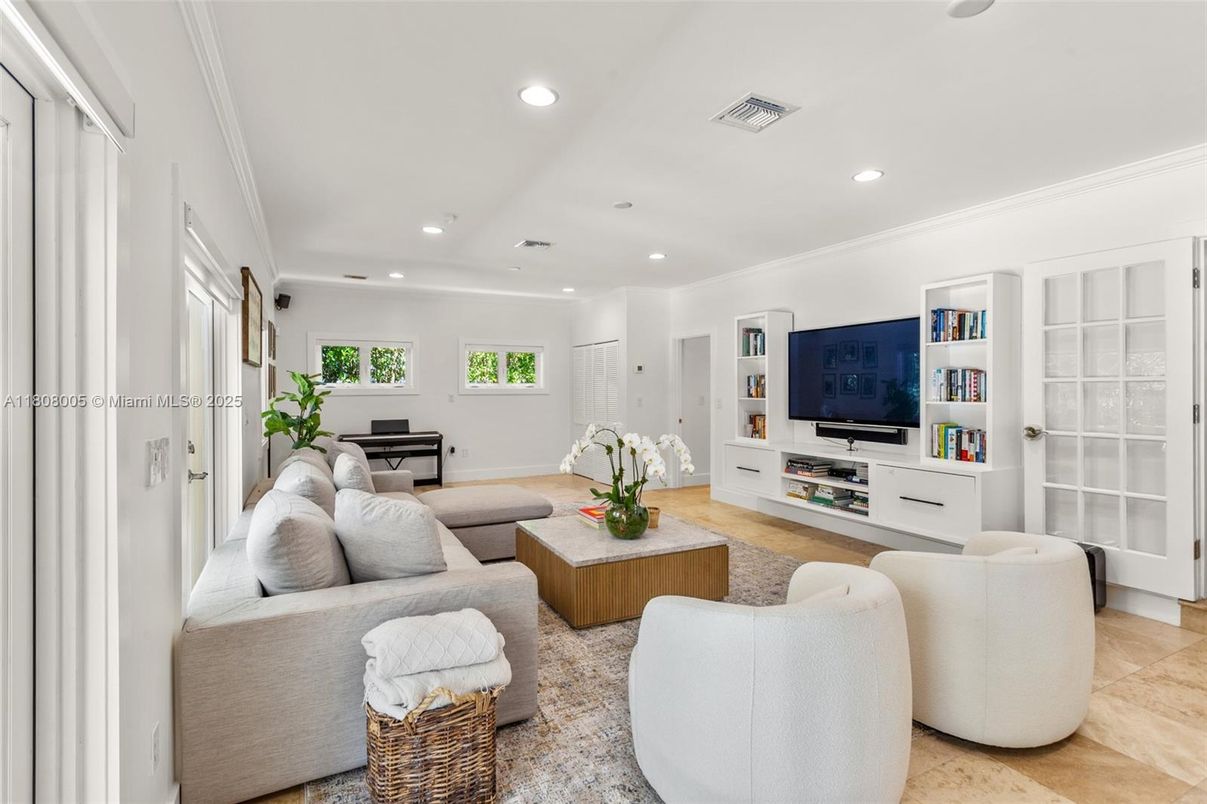 Interior, Living room, Piano, Recessed Lighting