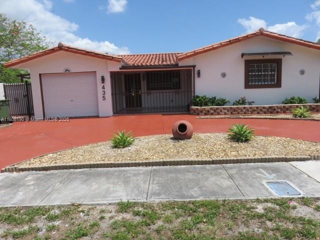 Attached, Exterior, Facade, Spanish Mediterranean