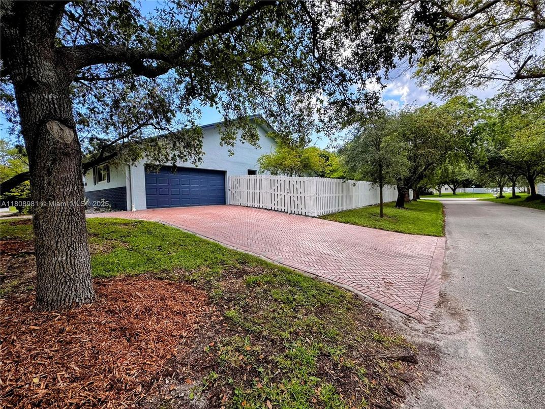 Backyard, Detached Garage, Exterior