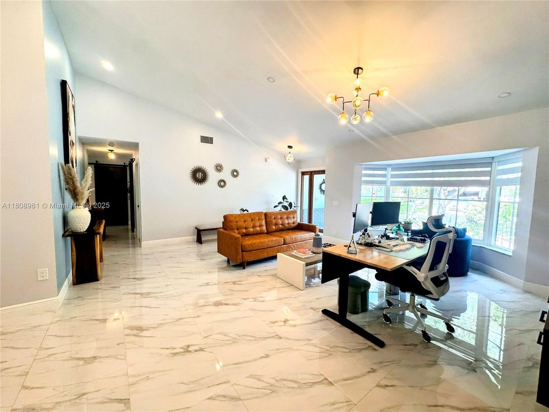 Home Office, Interior, Living room, Marble, Pendant Lights, Recessed Lighting