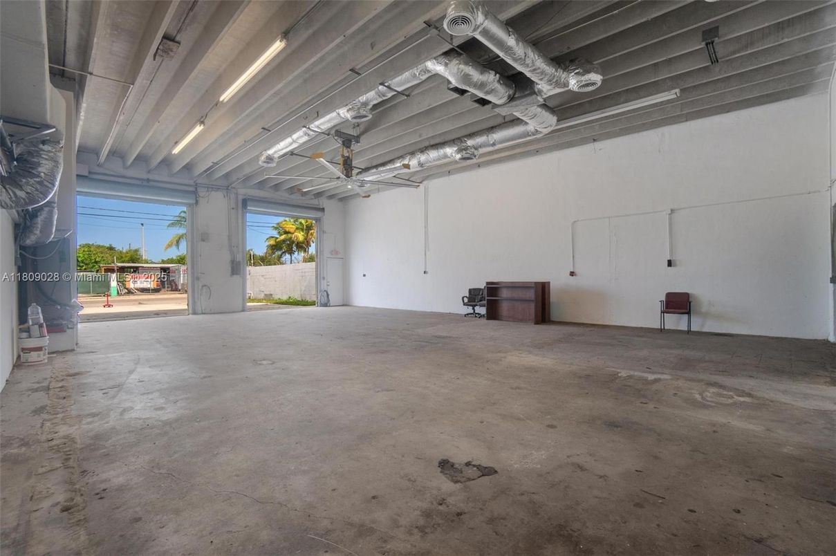 Garage, Interior