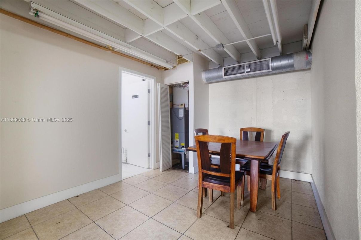 Dining room, Interior