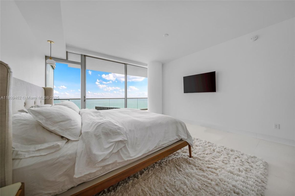 Bedroom, Interior, Water