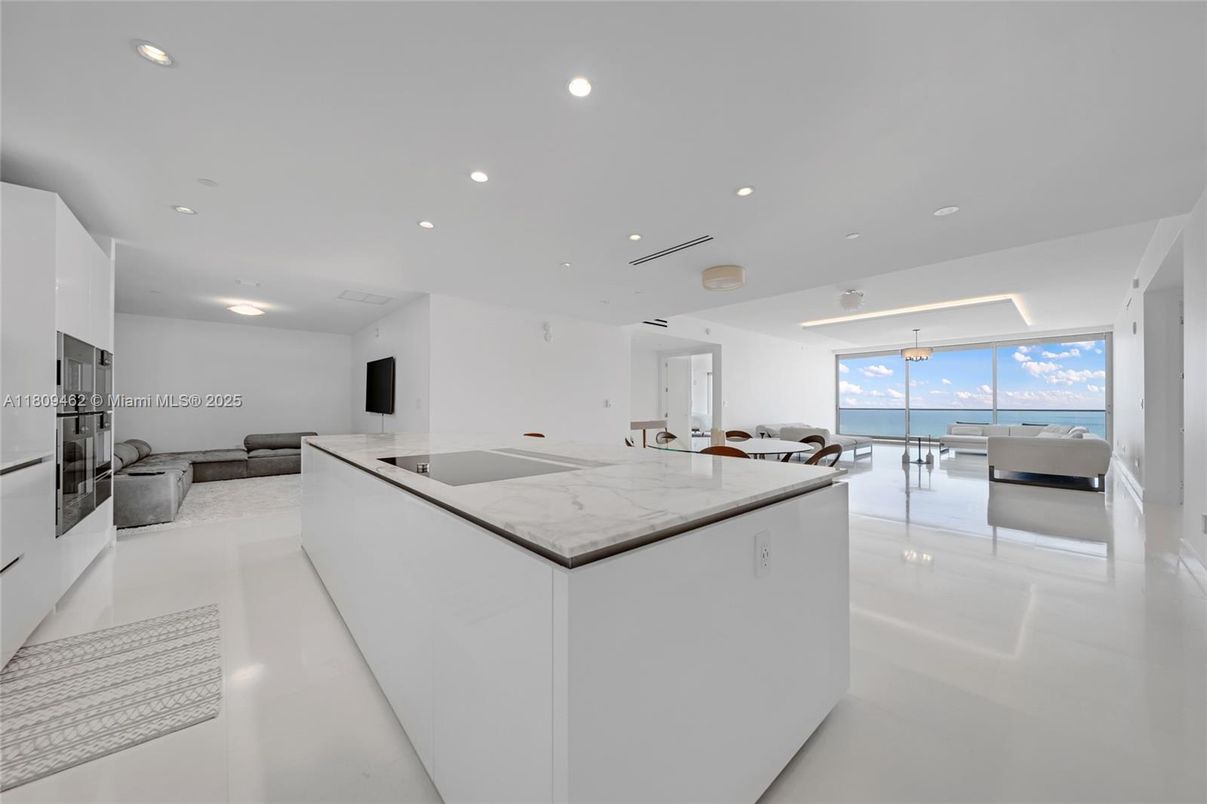 Interior, Kitchen, Living room, Recessed Lighting, Water