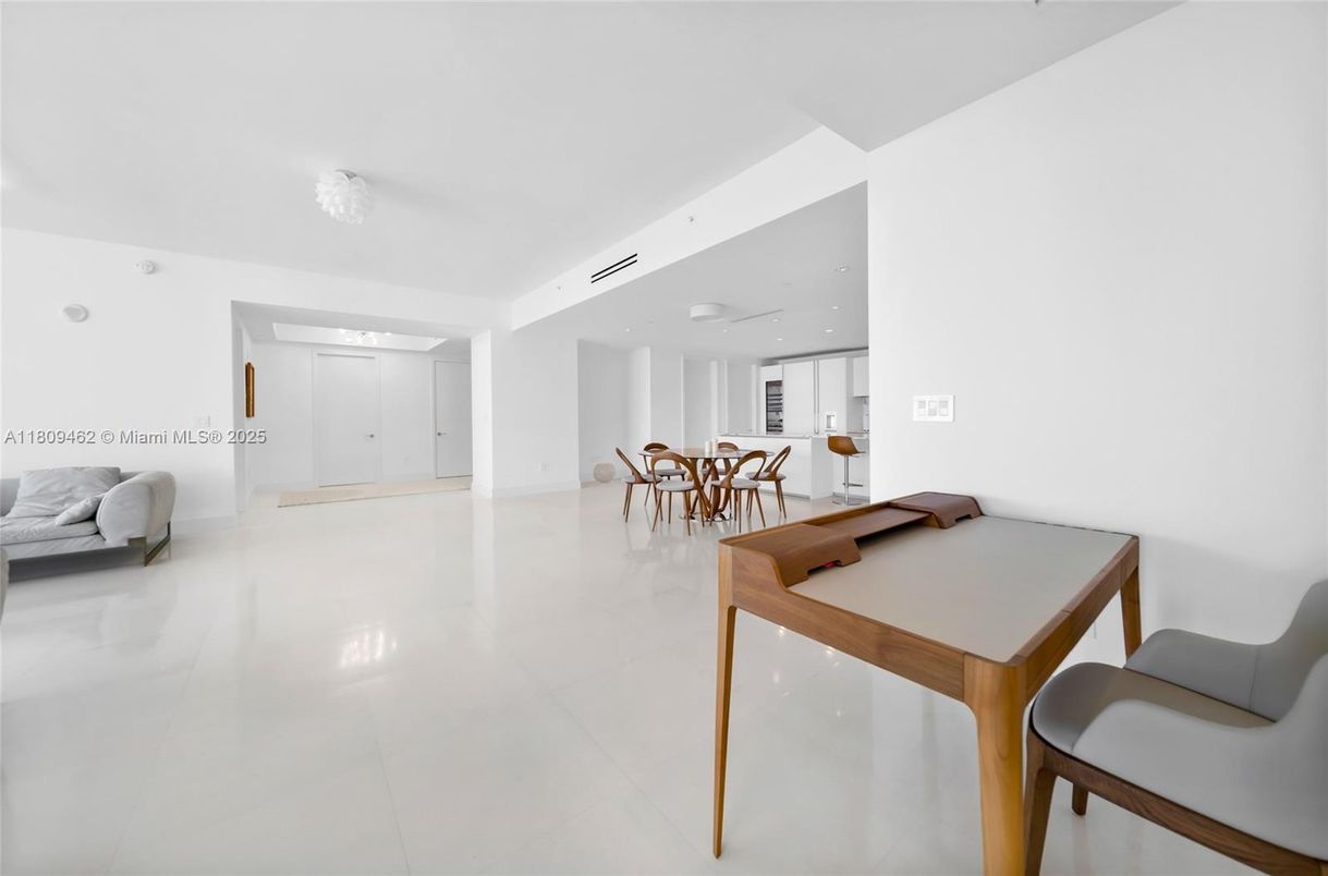 Dining room, Interior, Recessed Lighting