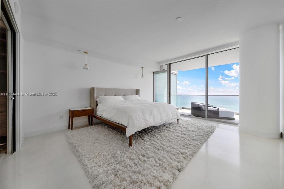 Bedroom, Interior, Water