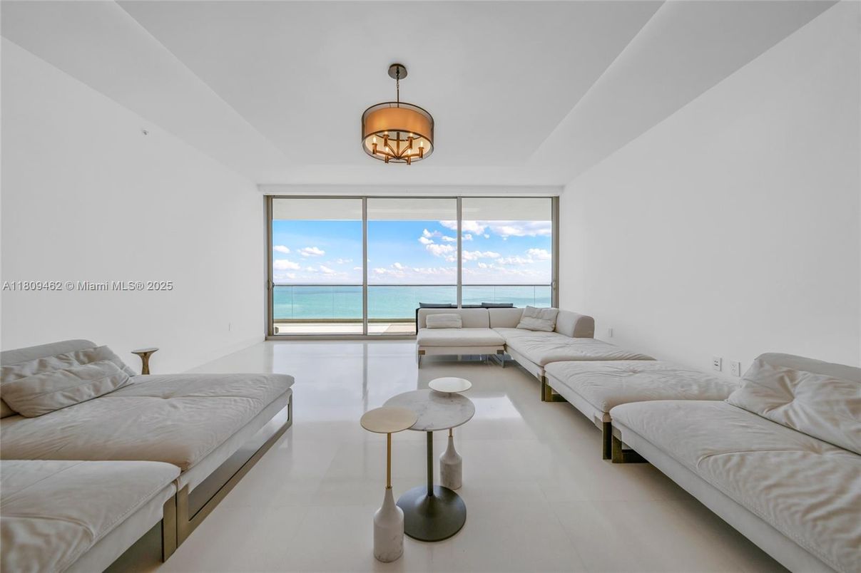 Interior, Living room, Water