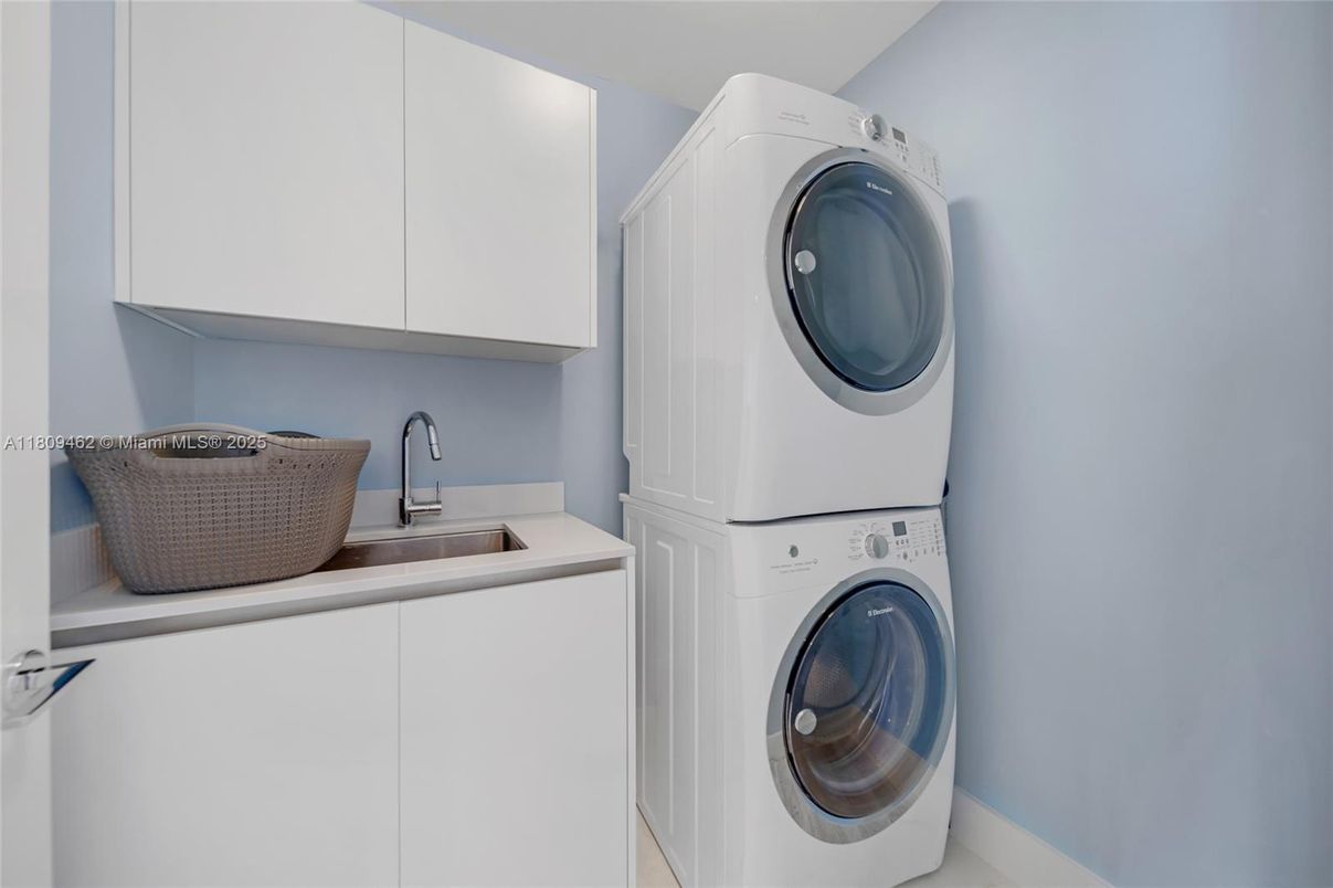 Interior, Washer