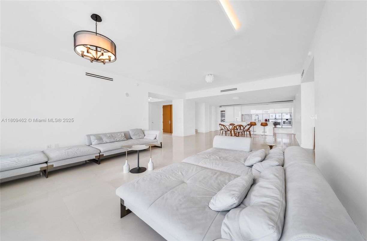 Chandelier, Dining room, Interior, Living room
