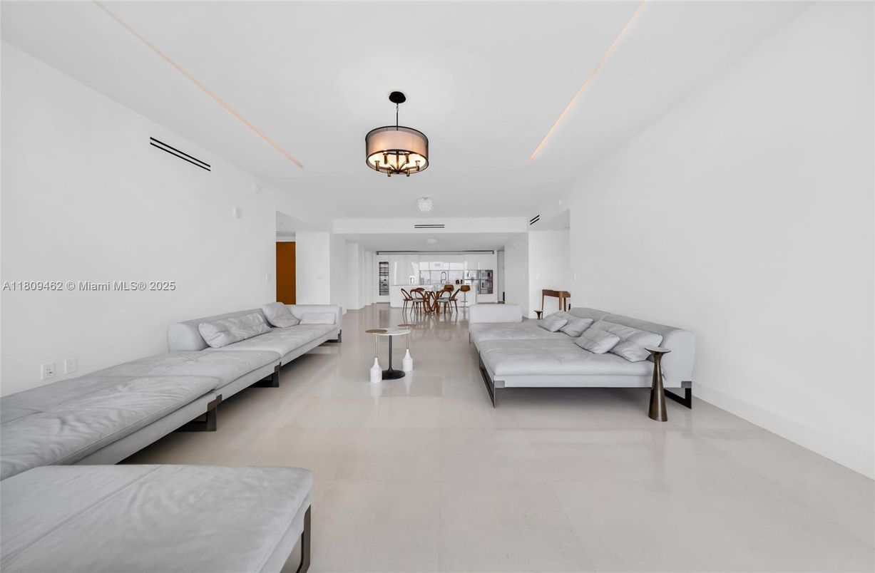 Chandelier, Dining room, Interior, Living room