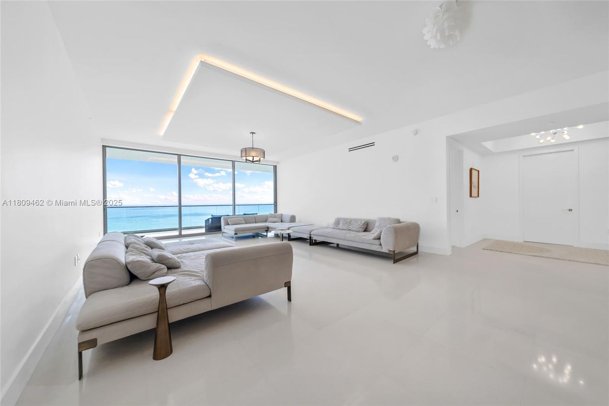 Interior, Living room, Water