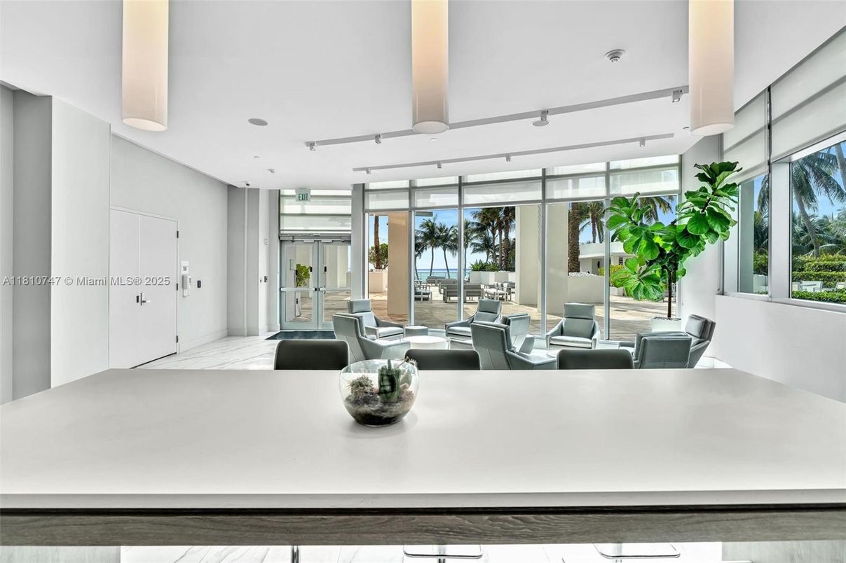 Dining room, Interior, Recessed Lighting, Water