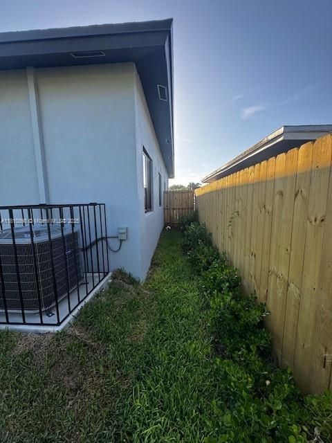 Backyard, Exterior