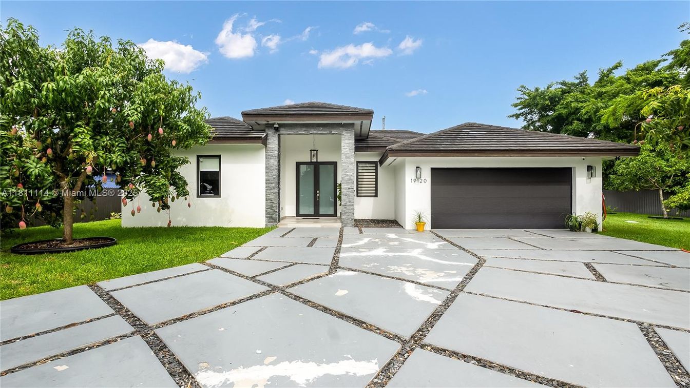 Attached, Exterior, Facade, Modern