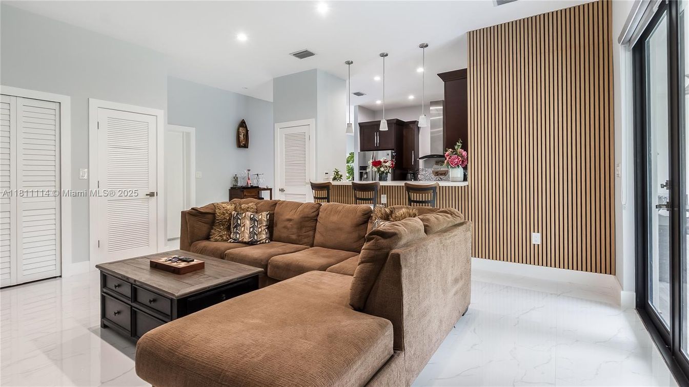 Interior, Kitchen, Living room, Marble, Pendant Lights, Recessed Lighting