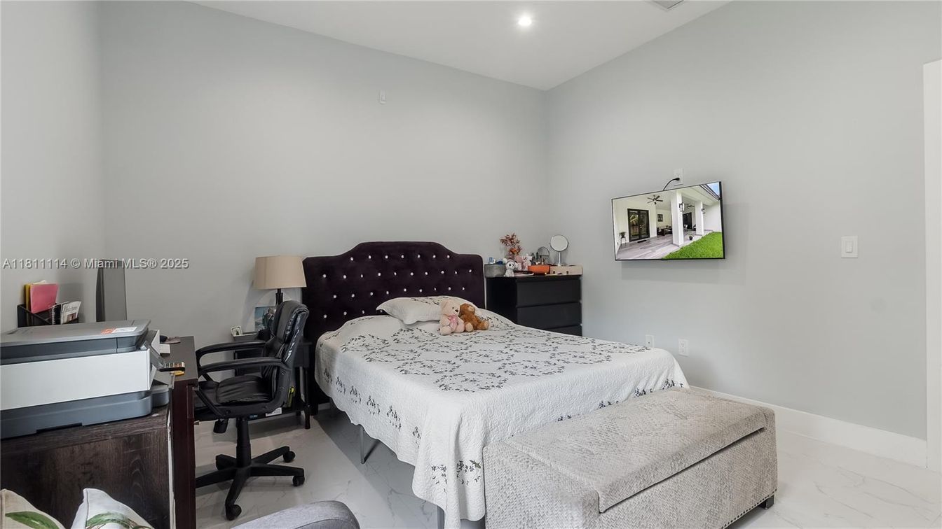 Bedroom, Home Office, Interior, Marble, Recessed Lighting